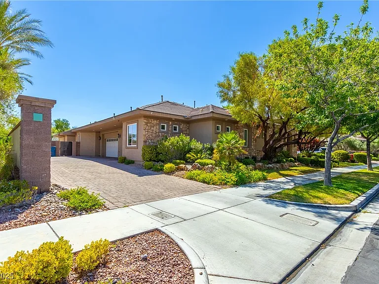 2960 American River Ln — Photo 2