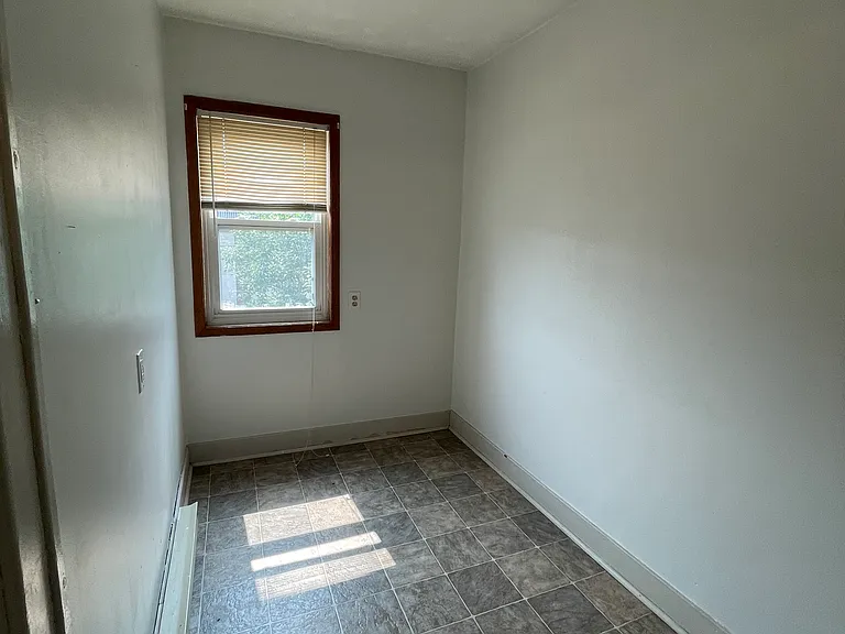 661 McKay Ave #1 — Photo 11