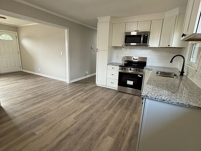 2629 Paula Dr — Photo 4