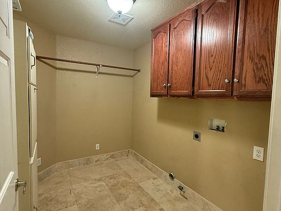 5th image of 13425 Spring Valley Pkwy