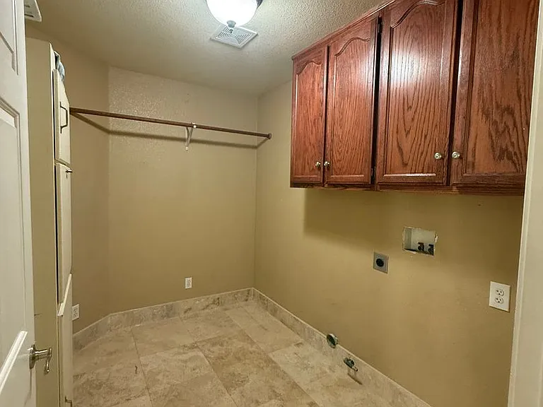 13425 Spring Valley Pkwy — Photo 5