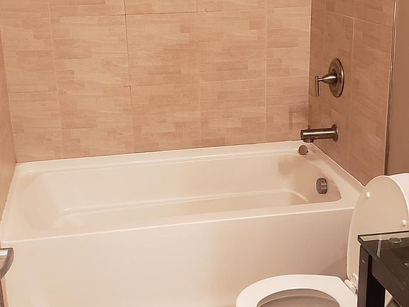 4th image of 6152 S King Dr Floor 2