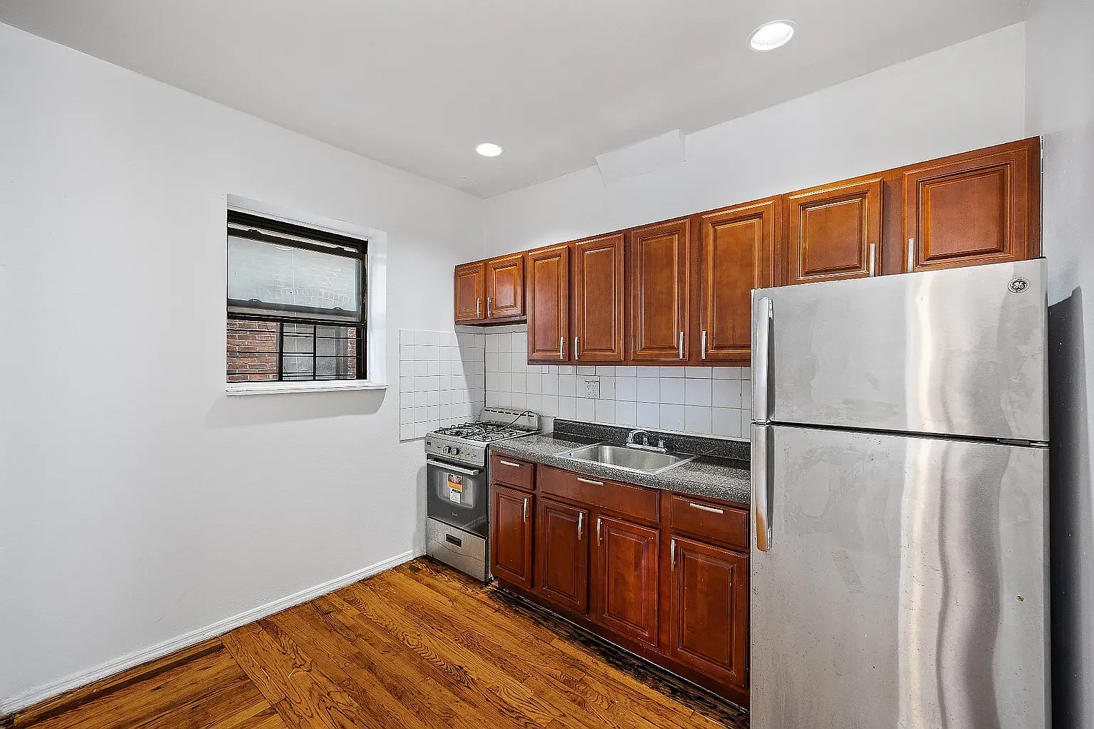 5 Linden Boulevard — Photo 3