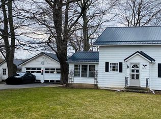 6090 N Lake Rd, Bergen, NY 14416