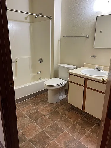 843 N Lake Dr Photo 1