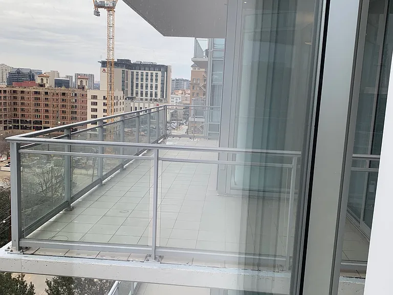 2900 McKinnon St #804 — Photo 4