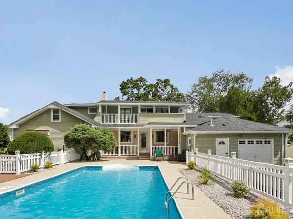 15 Douglas Ave, Hamilton, NJ 08619
