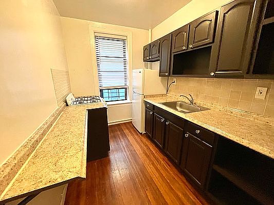 3rd image of 24-52 44th St #C3