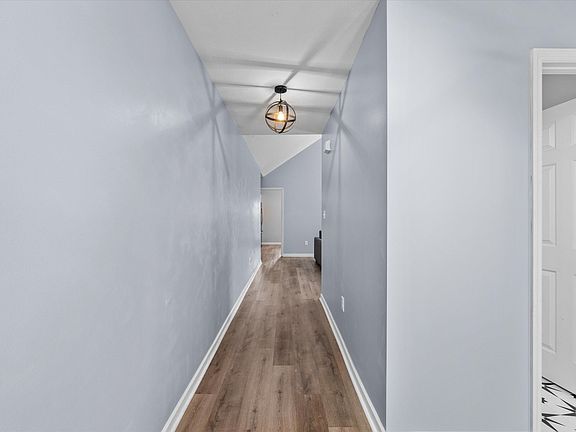4th image of 410 Urial Drive