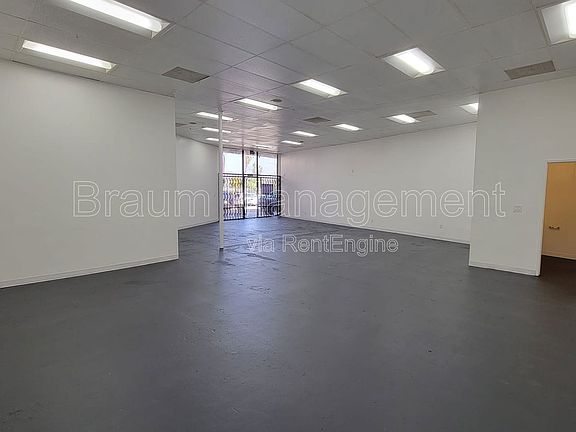 2nd image of 11300 W Ventura Blvd
