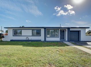 325 Mid Pines Rd, Palm Springs, FL 33461