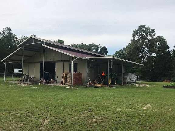 4th image of 216 Naked Creek Ln