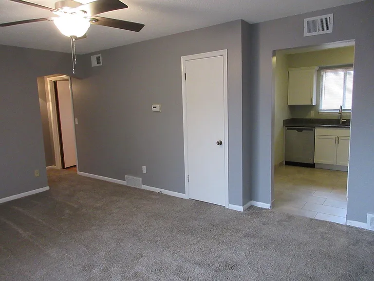 4725 California St #6 — Photo 6