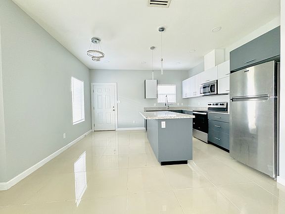 5th image of 2014 Summerland Ln APT 2
