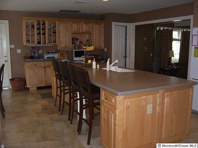 2nd image of 26 Hillyer Circle