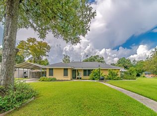 227 Burnett Dr, Baytown, TX 77520