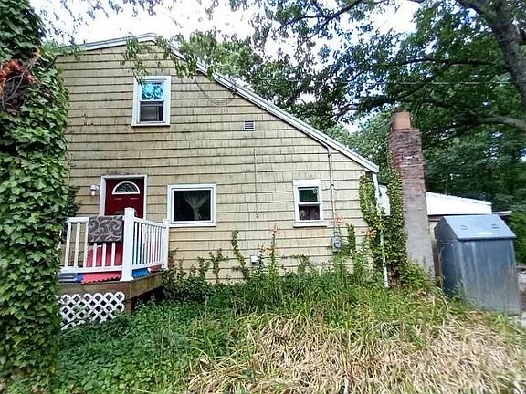 3rd image of 31 Carver St