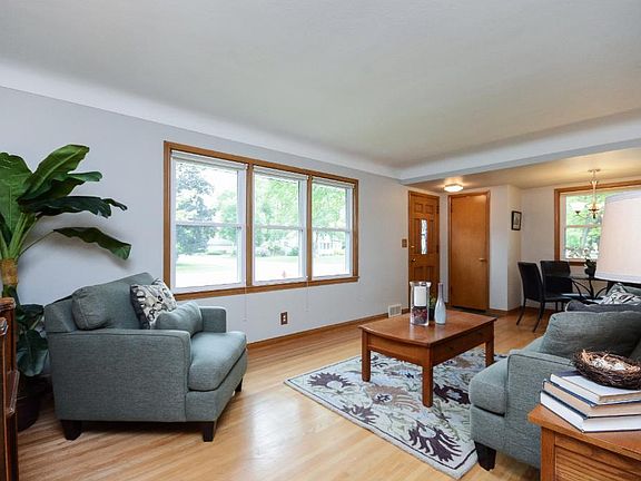 2nd image of 7444 Park Ave