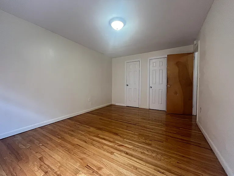 241 Laurel St #B5 — Photo 7