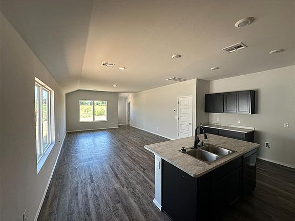 4th image of 1020 Westbrook Blvd