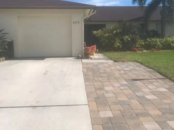 4672 Lakewood Blvd, Naples, FL 34112