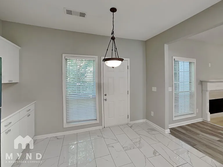 1557 Silver Ridge Dr SW — Photo 6