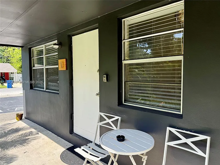 1415 SW 1st St #1 — Photo 2