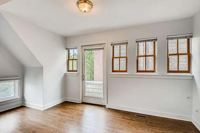 1429 W Roscoe St #2 — Photo 13