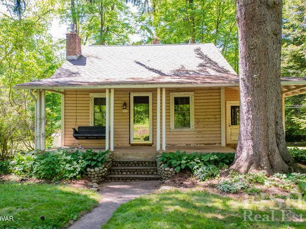 517 Haleeka Rd, Cogan Station, PA 17728
