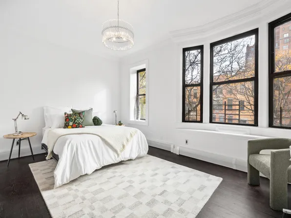 105 Manhattan Avenue image 10 of 20