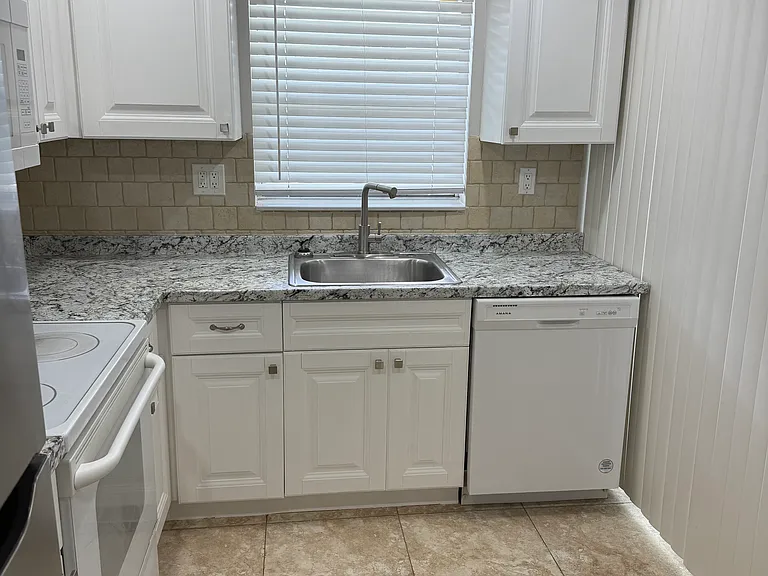 Apartments on 11th — Photo 11