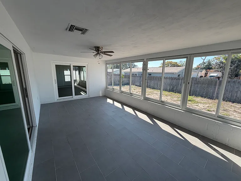7520 Hawthorn Dr — Photo 13