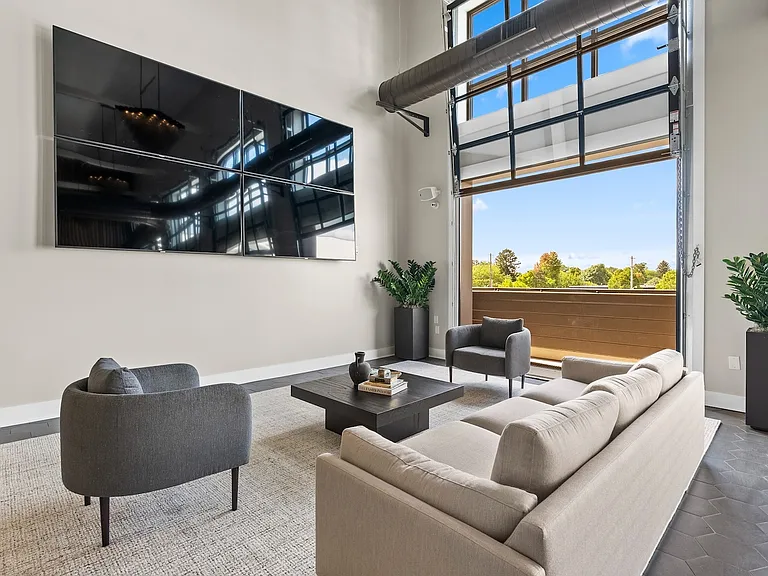 Rooftop Lounge