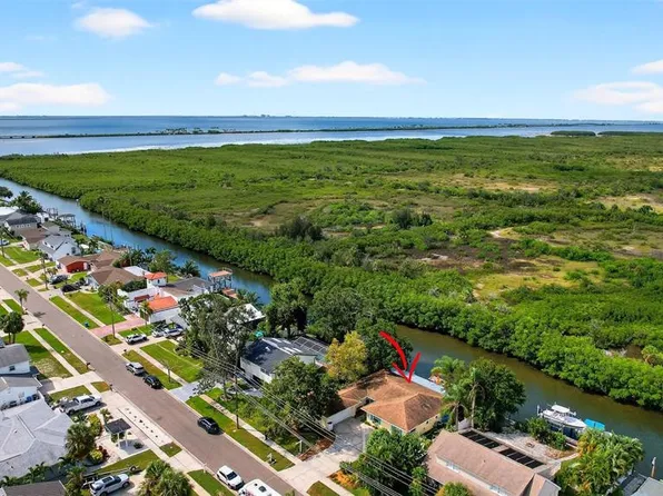 4624 Bay Crest Dr, Tampa, FL 33615
