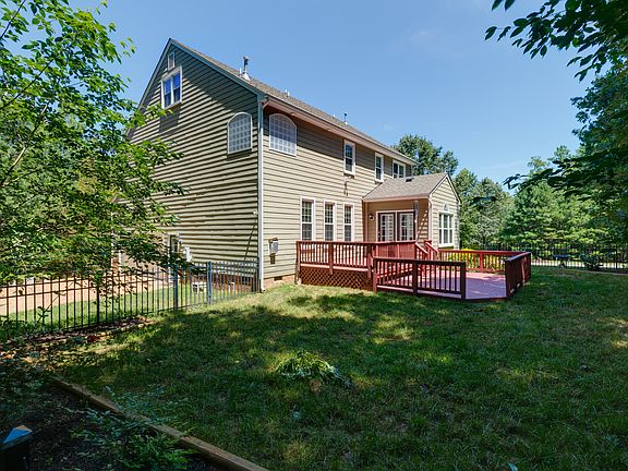 5th image of 5821 Regal Ln