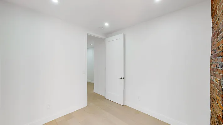 Rented by Brighton Management | media 8