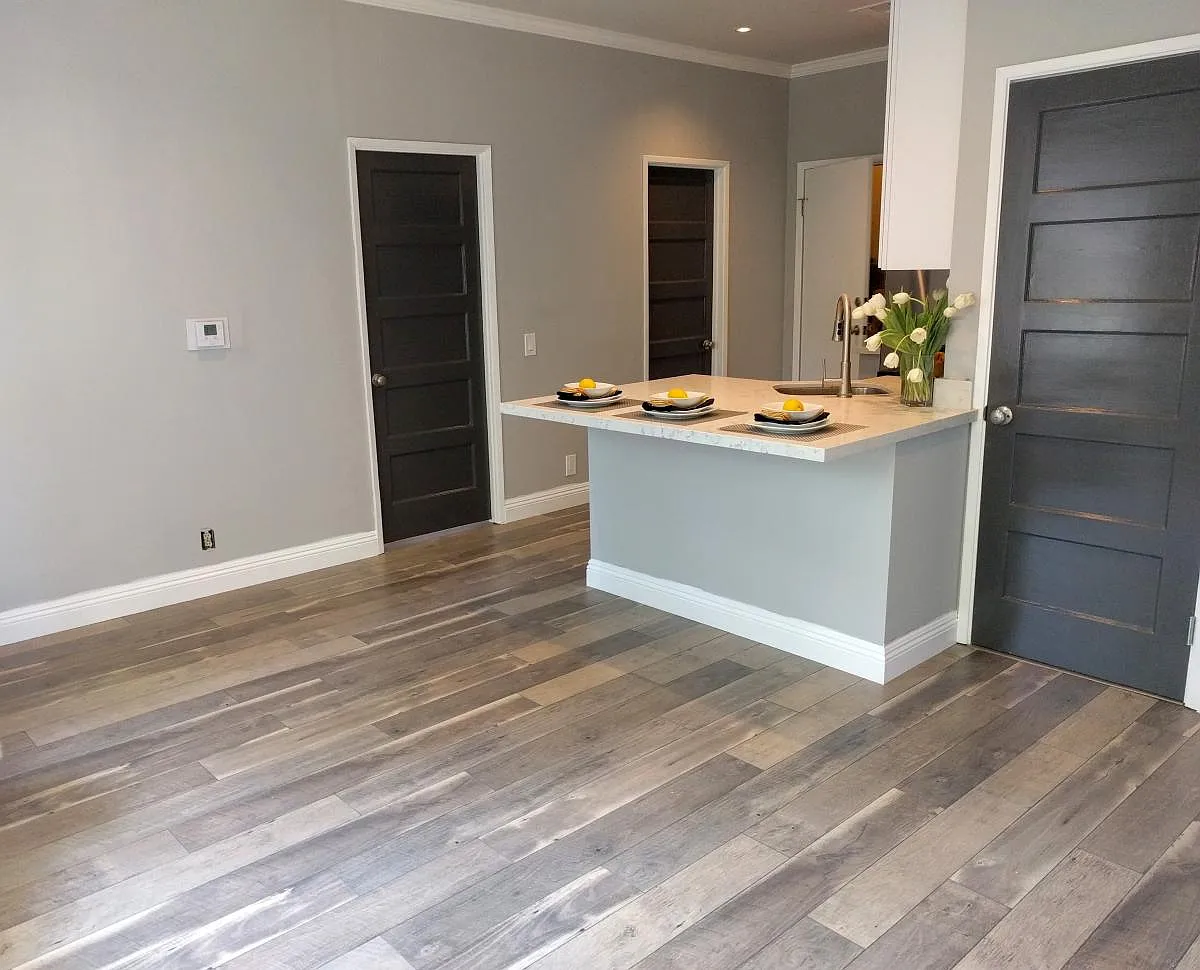 3 bed, 900 sqft, $2,895 — Photo 4