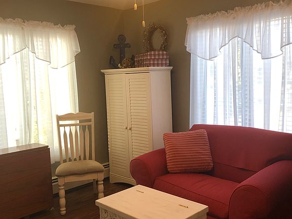 5th image of 454 Barkwood Dr NW