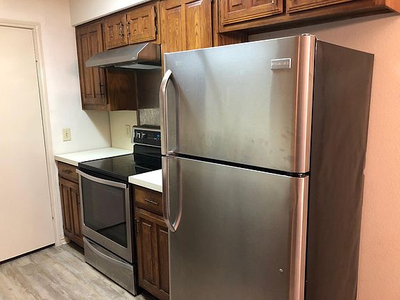 4th image of 5015 Brookhollow Dr