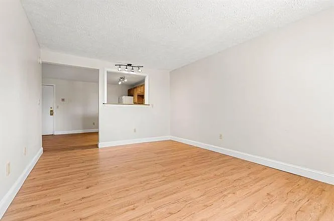 555 Calef Rd #3 — Photo 1