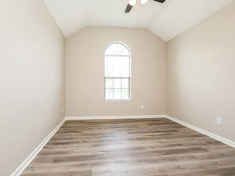 309 Cedar Park Cir — Photo 11