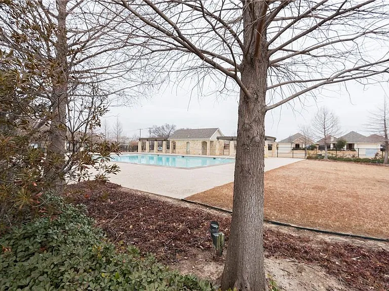 1721 Gayla Creek Dr — Photo 10