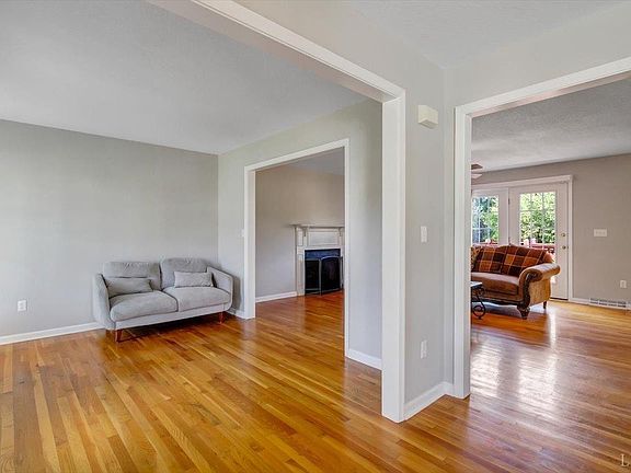 5th image of 117 Farley Branch Dr