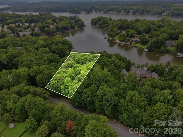 9704 Windygap Rd, Charlotte, NC 28278