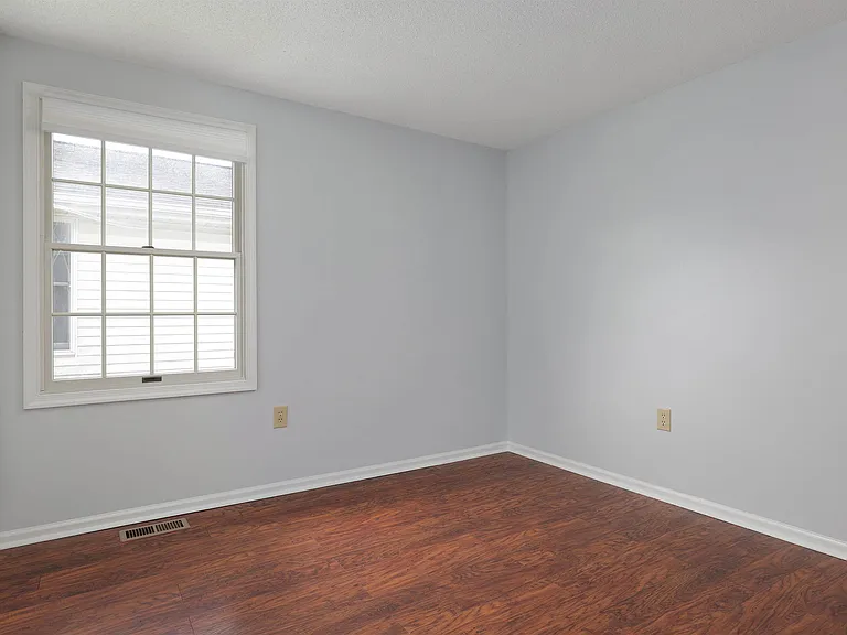 16 Pine Tree Ln — Photo 9