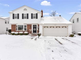 2048 Magnolia Dr, Rocky River, OH 44116