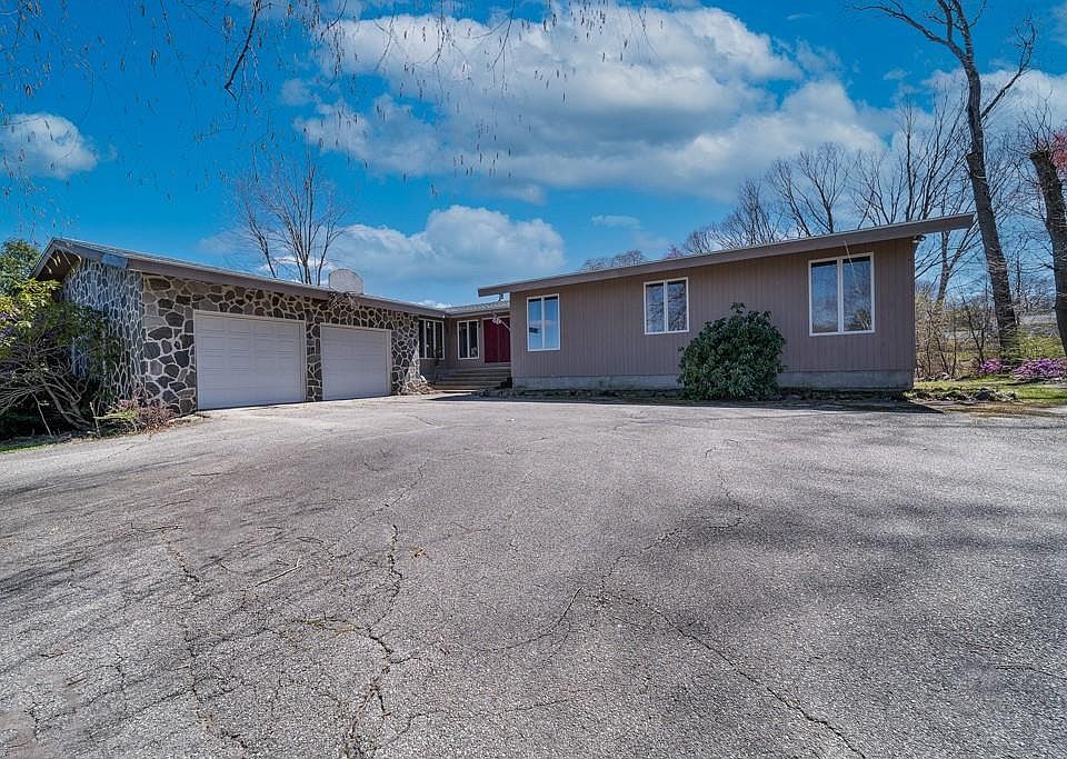 232 Elena St, Cranston, RI 02920 Zillow