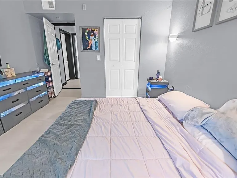 8274 Key Royal Cir #1033 — Photo 20