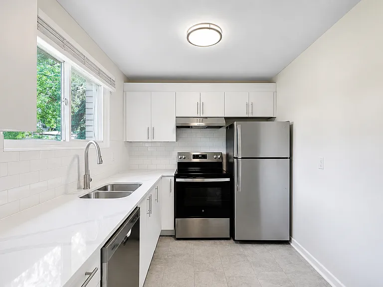 1350 Winding Trl — Photo 24