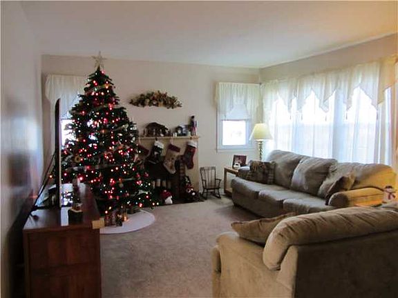 4th image of 5492 Meadow Dr
